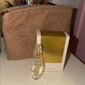 Donna Karan Cashmere Mist Perfume